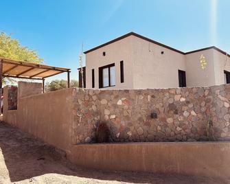 Lachuwy Casas - Villa Unión - Building