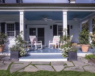 Silver 1780 Millbrook Classic - Dover Plains - Patio
