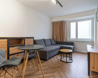 Spodek Modern Space Studio by BookingHost - Katowice - Huiskamer