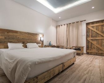 Hill Top Swiss Cottage - Rishikesh - Bedroom
