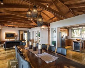 Recently remodeled 4br w/Sunset Views in the Rainforest - Dominical - Dining room