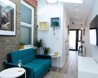 Elegant studio in New Malden - New Malden - Living room
