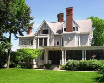 Alexander Mansion Bed & Breakfast - Winona - Gebäude