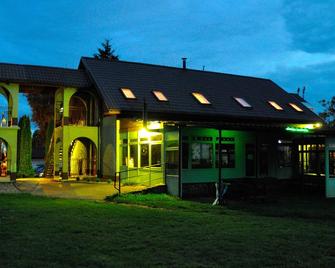 Agroturystyka Pod Kogutem - Dziwnówek - Gebäude