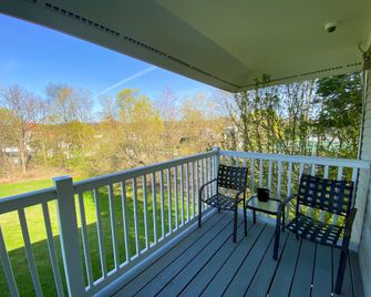 The Central Downtown Inn Suites - Pittsfield - Balcony