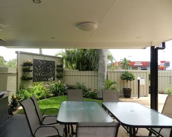 Golden Palms Motor Inn - Bundaberg - Phòng ăn