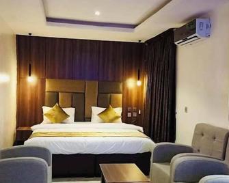 Boston Hills Resort & Hotel Ltd - Onitsha - Bedroom