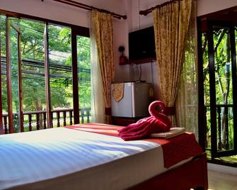 Baifern Homestay - Ayutthaya - Schlafzimmer