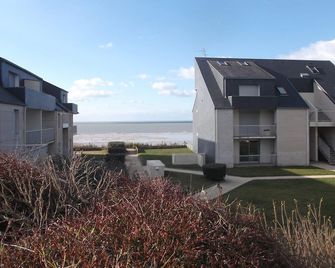 Jullouville 2 Steps From The Beach Apartment Facing South View With Sea - Jullouville - Edificio