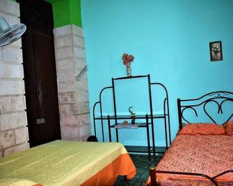 Casa Kenis & Martha - Havana - Bedroom