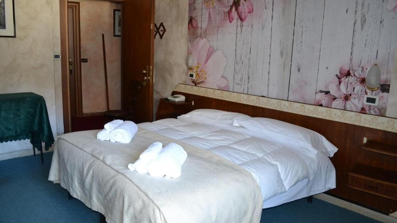 Hotel Rosa Serenella