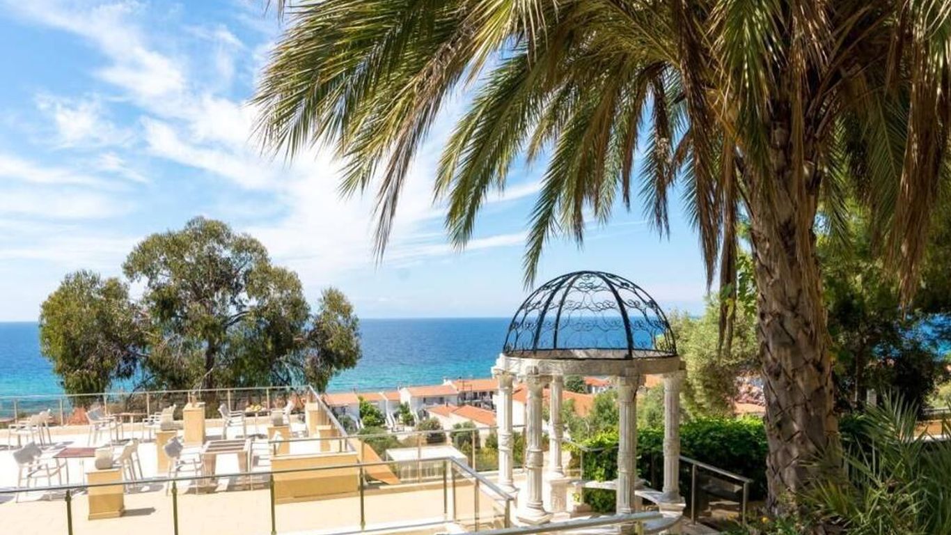 Rahoni Cronwell Hotel by Diomedes Group