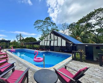 Guava Grove Resort & Villas - Sandy Bay