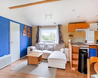 3 Bedroom Amazing Home In Barjac - Barjac - Huiskamer