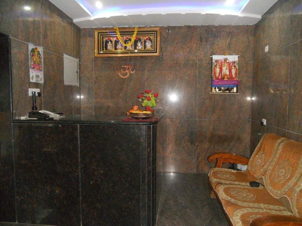Hotel Sahasra Residency - טירופטי - דלפק קבלה