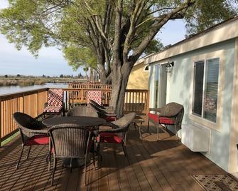 Deluxe \'Delta\' Vacation Bungalow in private marina on the California Delta - Stockton - Balcón