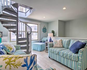 Idyllic South Bethany Home w/ Private Beach Access - Bethany Beach - Living room