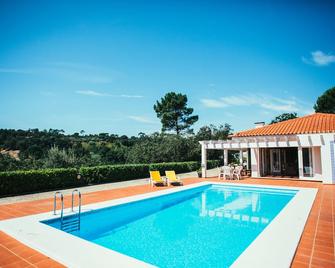 Fátima-Ourém - Quinta da Luz - breakfast included - Ourem - Piscine