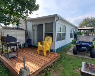 Stunning waterview, walk to the beach specious cottage on Lake Erie - Port Colborne - Venkovní prostory
