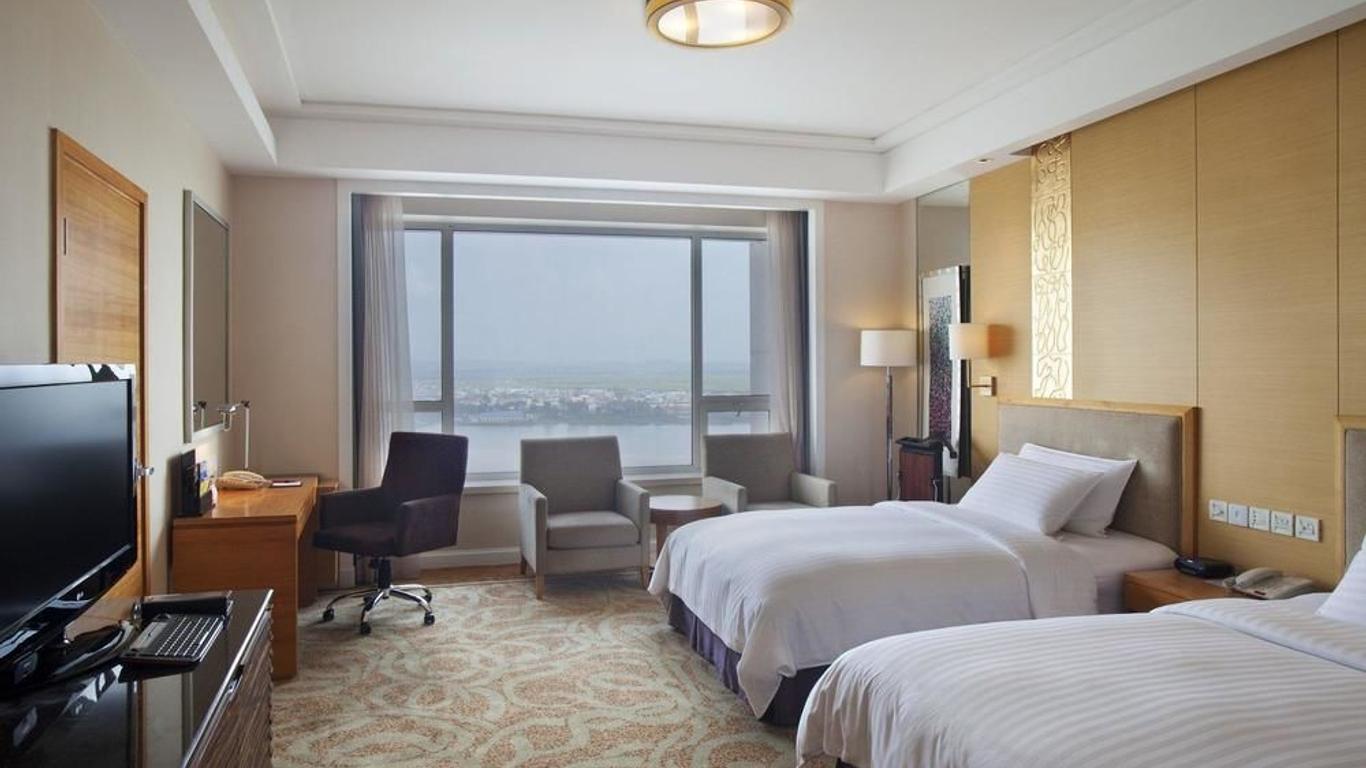 Friend Plaza Hotel