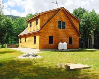Riverfront Ski Chalet Cabin Only Minutes To Sunday River Resort & Trails Galore! - Newry - Edificio