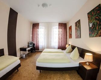 Hotel-Pension Victoria - Berlim - Quarto