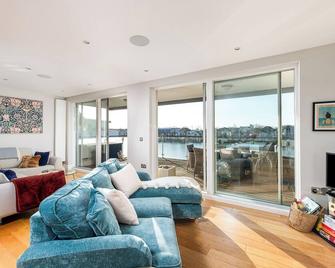 Mayfleet Hm19 Lower Mill Estate Cotswolds - Somerford Keynes - Living room