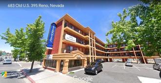 Howard Johnson by Wyndham Reno Downtown - Reno - Edificio
