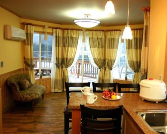 Elf Resort Hotel - Pyeongchang - Dining room