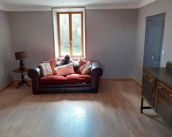 Beautiful 4 bedroom farmhouse - Marsac - Sala de estar