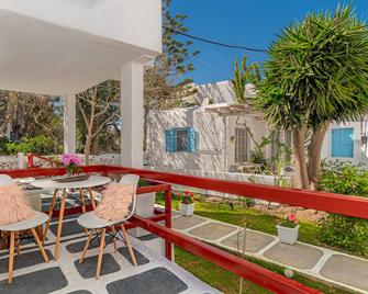 Dimelal Mykonos Town Apartments - Mykonos - Patio
