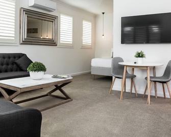 Newington Apartments - Ballarat - Living room