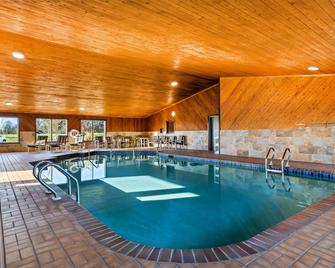 Days Inn by Wyndham Black River Falls I-94 on ATV Trail - Black River Falls - Pool