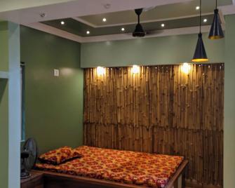 Pravuprasad Homestay in Bhubaneswar: Serene Retreat with Modern Comforts - Bhubaneswar - Bedroom