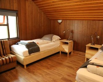 Old Cottage - Reynivellir II - Hofn - Bedroom