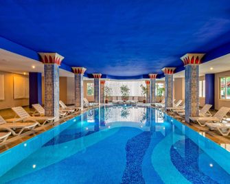 Serenis Hotel - Side - Pool