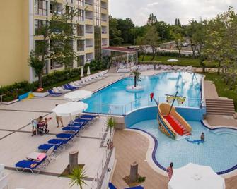 Perla Royal Hotel - Primorsko - Bazén