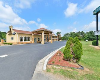 Quality Inn & Suites Cartersville North - Cartersville - Building