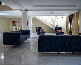 E.A. Villa at Palm Lands Takoradi Luxury house overlooking the Atlantic ocean - Sekondi-Takoradi - Lobby