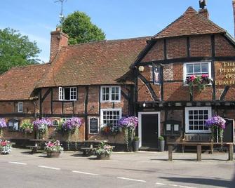 The Plume of Feathers - Farnham - Building