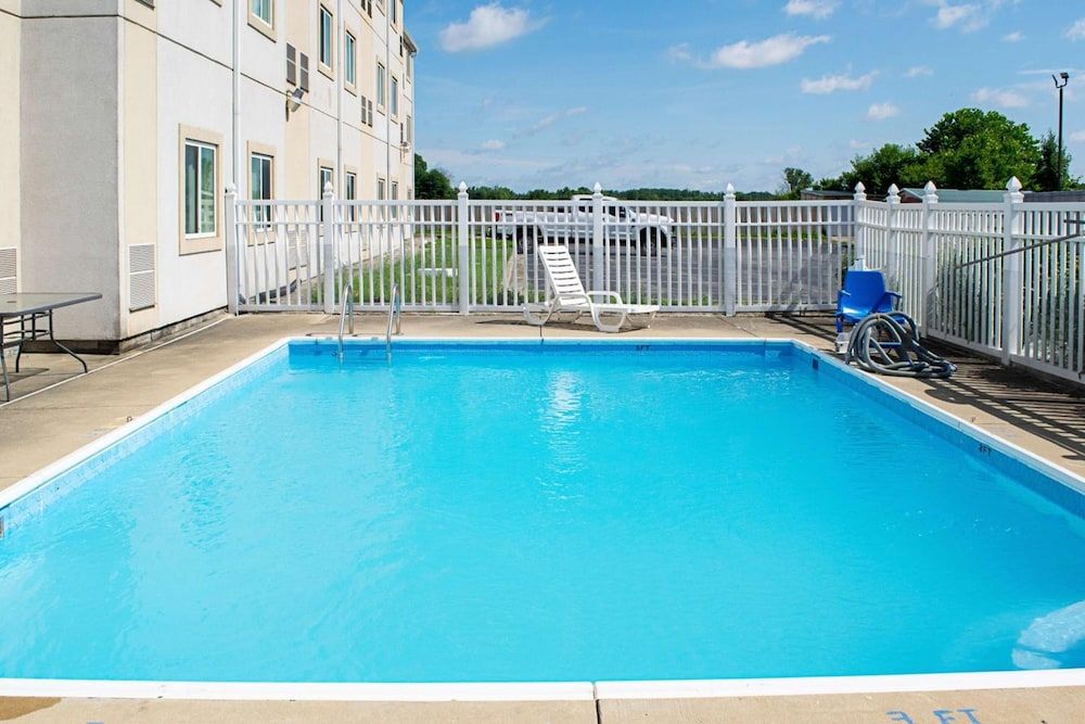 Motel 6-Seymour, in - North - Seymour - Басейн
