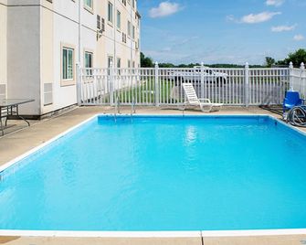 Motel 6-Seymour, in - North - Seymour - Басейн