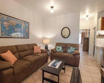 Central, Stylish 2-Bedroom Apartment in Koror - Koror