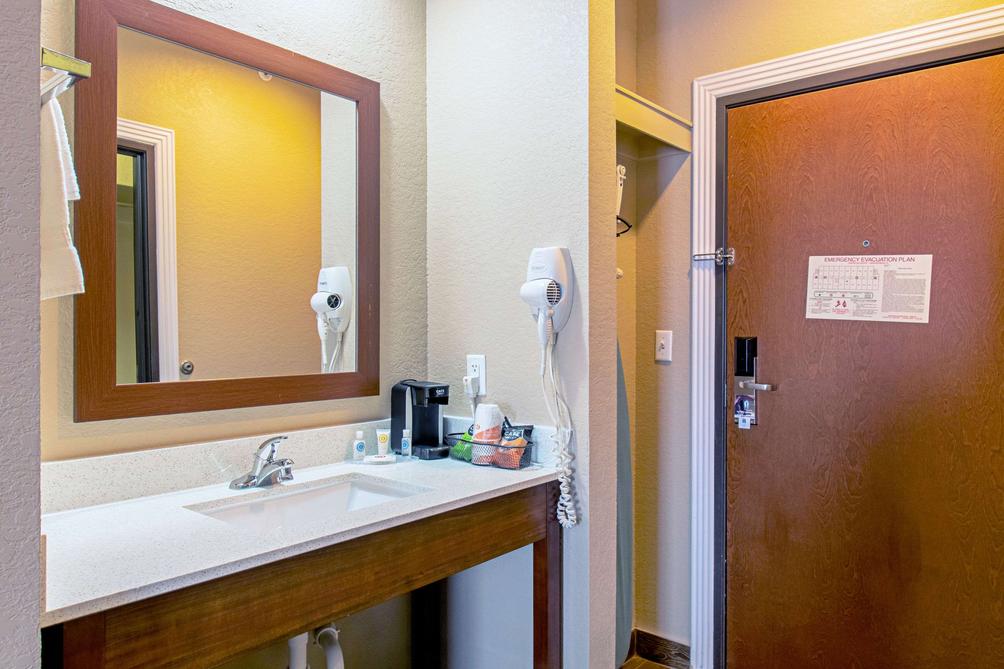 Comfort Inn Suites Fredericksburg 67 2 0 2 Fredericksburg