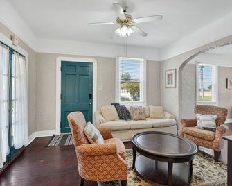 Center of NOLA Loft - walk to Ochsner - Nueva Orleans - Sala de estar