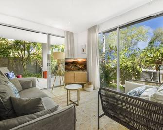 Metzo Noosa Resort - Noosa Heads - Living room