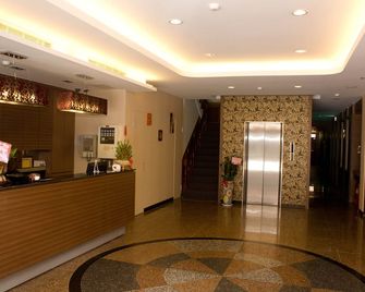 Home Full Hotel - Jincheng Township - דלפק קבלה