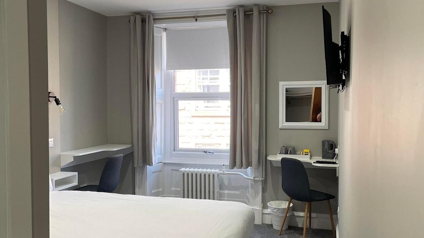 أيرلي أرمز هوتل