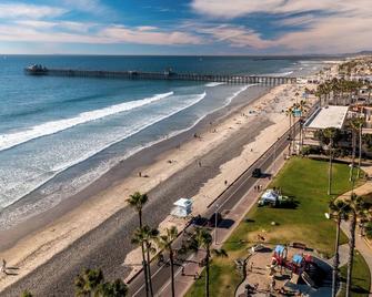 Southern California Beach Club - Oceanside - Beach
