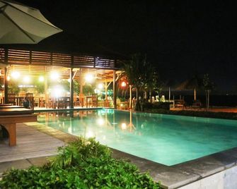 Pemedal Beach Resort - جزيرة نوسا بينيدا - حوض السباحة